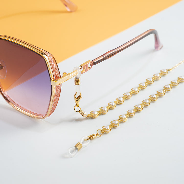 Elegant Pearl-Linked Eyewear Chain Bowlift