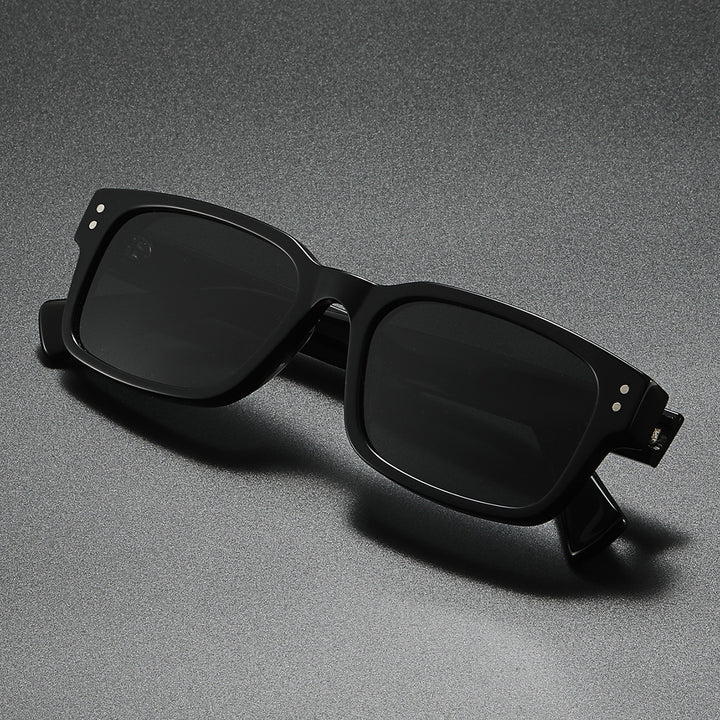 Women's sunglasses in modern, minimalist design Bowlift