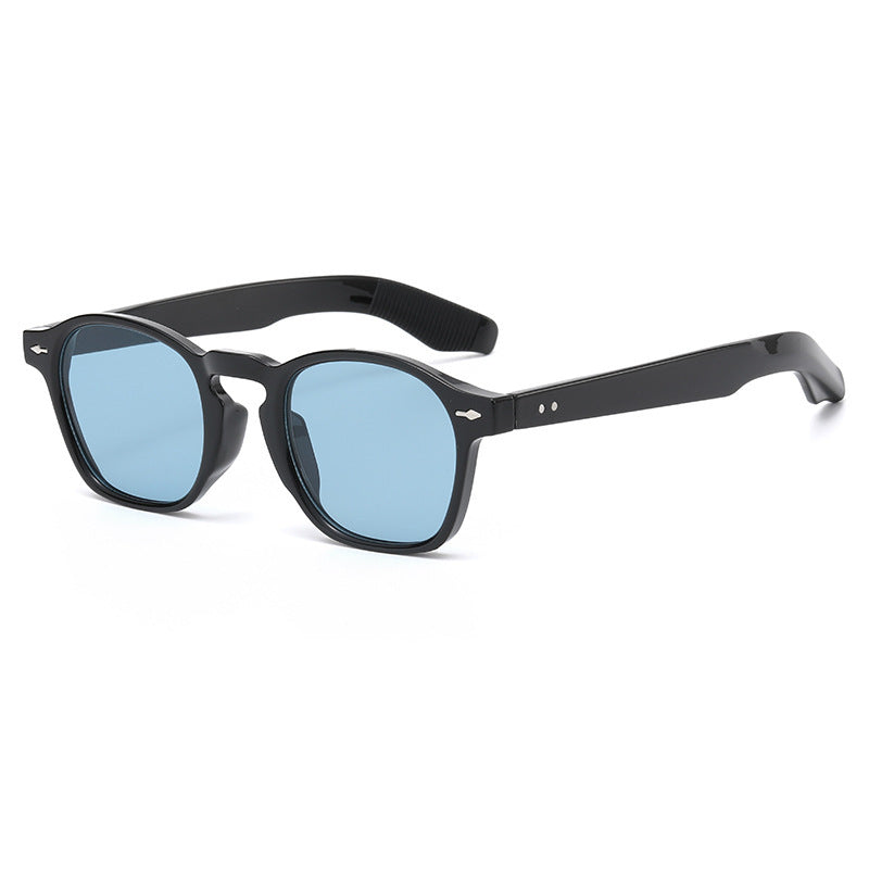 Women rebellious retro-inspired sunglasses Bowlift