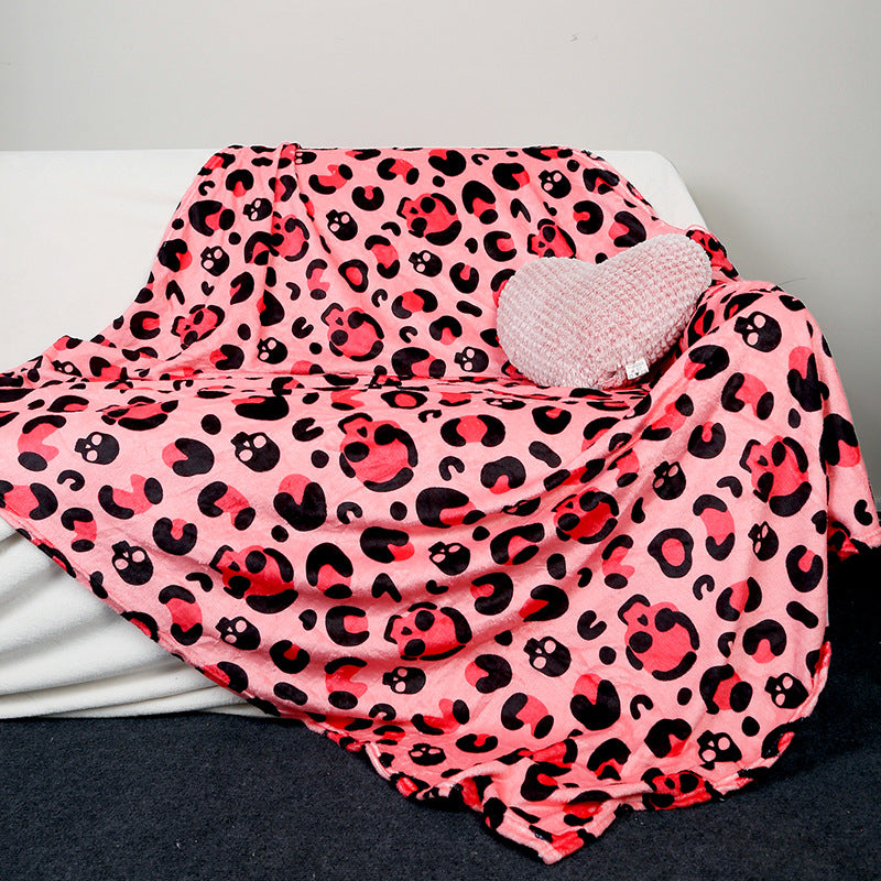 Cuddly blanket with playful motifs of cats and rainbows Bowlift