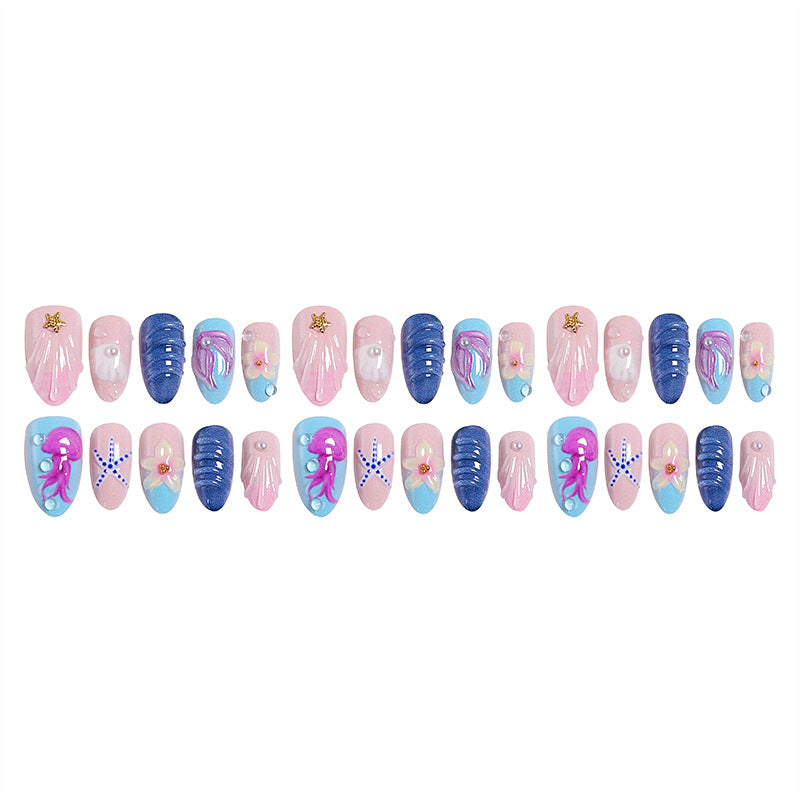 Artistic Nail Tips in Maritime Style Bowlift