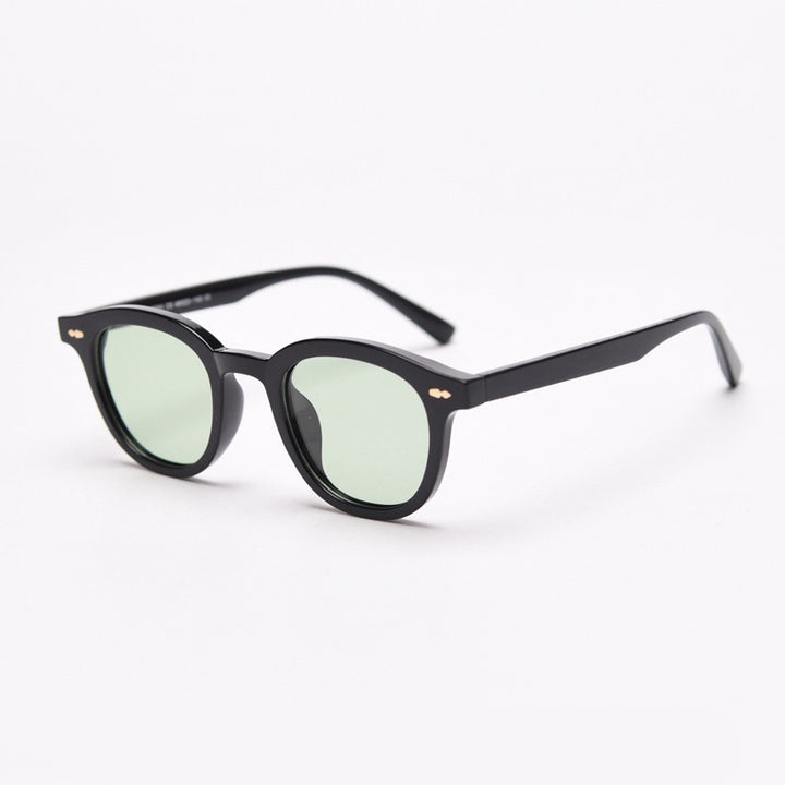 Fashionable sunglasses with round lenses and stylish frame Bowlift