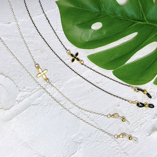 Elegant jewelry chain with filigree pendant Bowlift