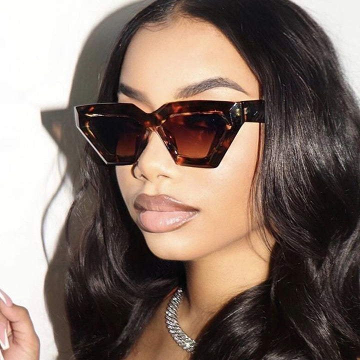 Ladies eye-catching sunglasses in unique hexagon design Bowlift