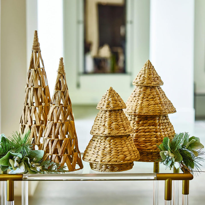Handcrafted decorative item made from natural materials Bowlift