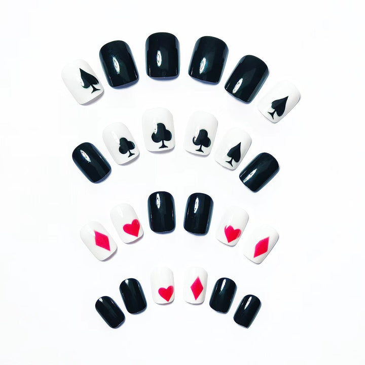 Artificial nails with playing card design Bowlift
