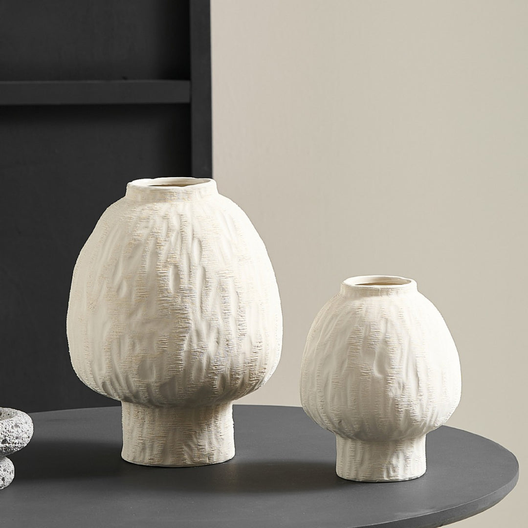 Decorative ceramic vase in modern design Bowlift