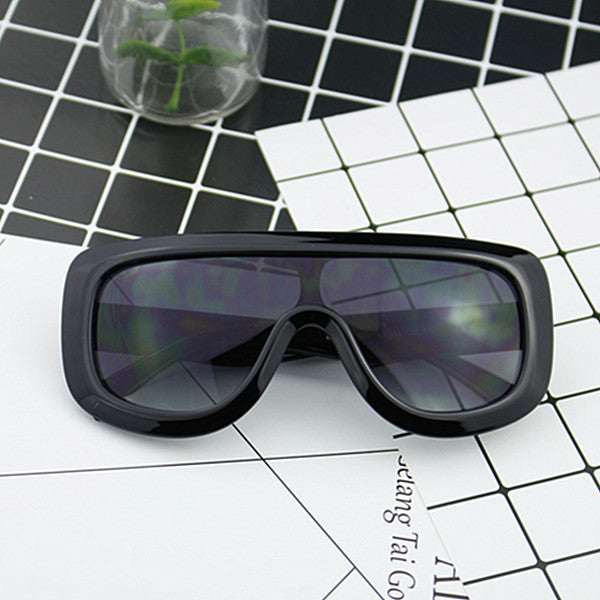 Women's sporty oversized sunglasses with futuristic design Bowlift
