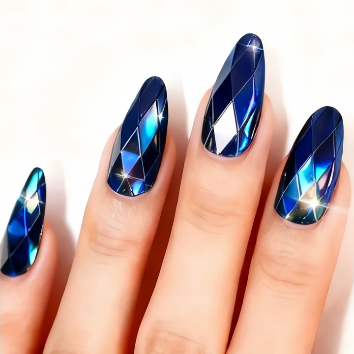 Artifical nails with Faceted Design Bowlift
