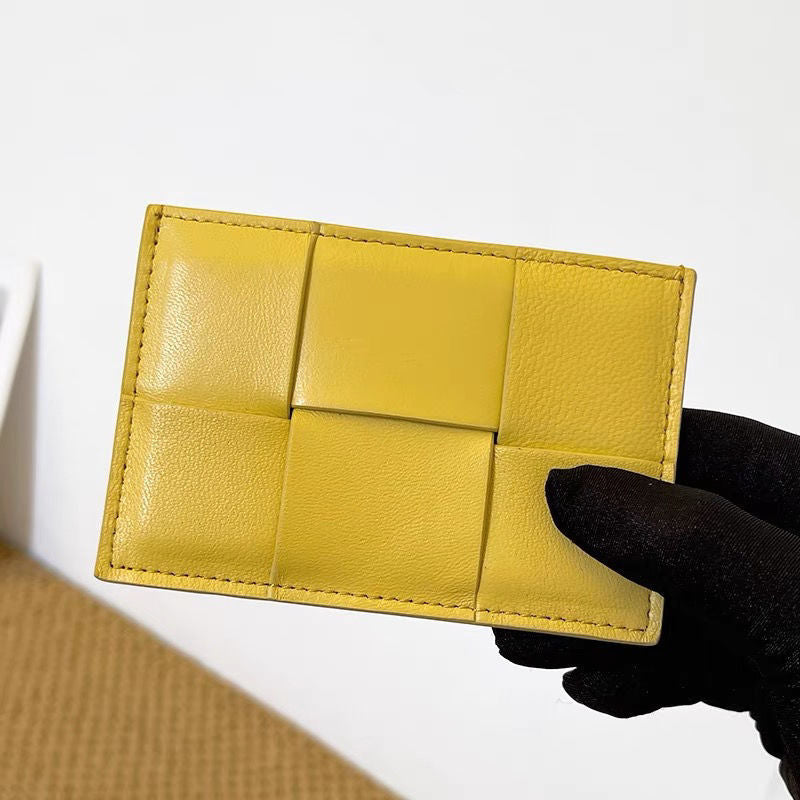 Premium Leather Textured Cardholder Bowlift