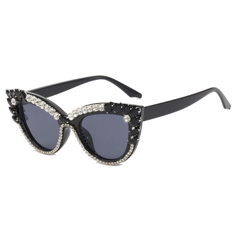 Women's extravagant Cat-Eye sunglasses with sparkling rhinestone embellishment Bowlift