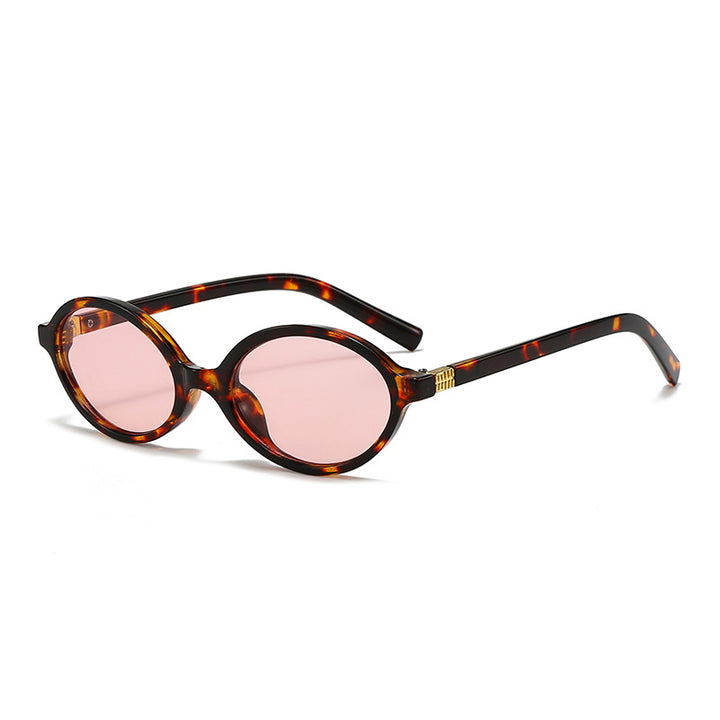 Women's fashionable oval glasses with golden accents Bowlift