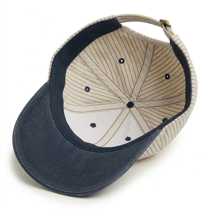 Women's trendy captain's cap Bowlift