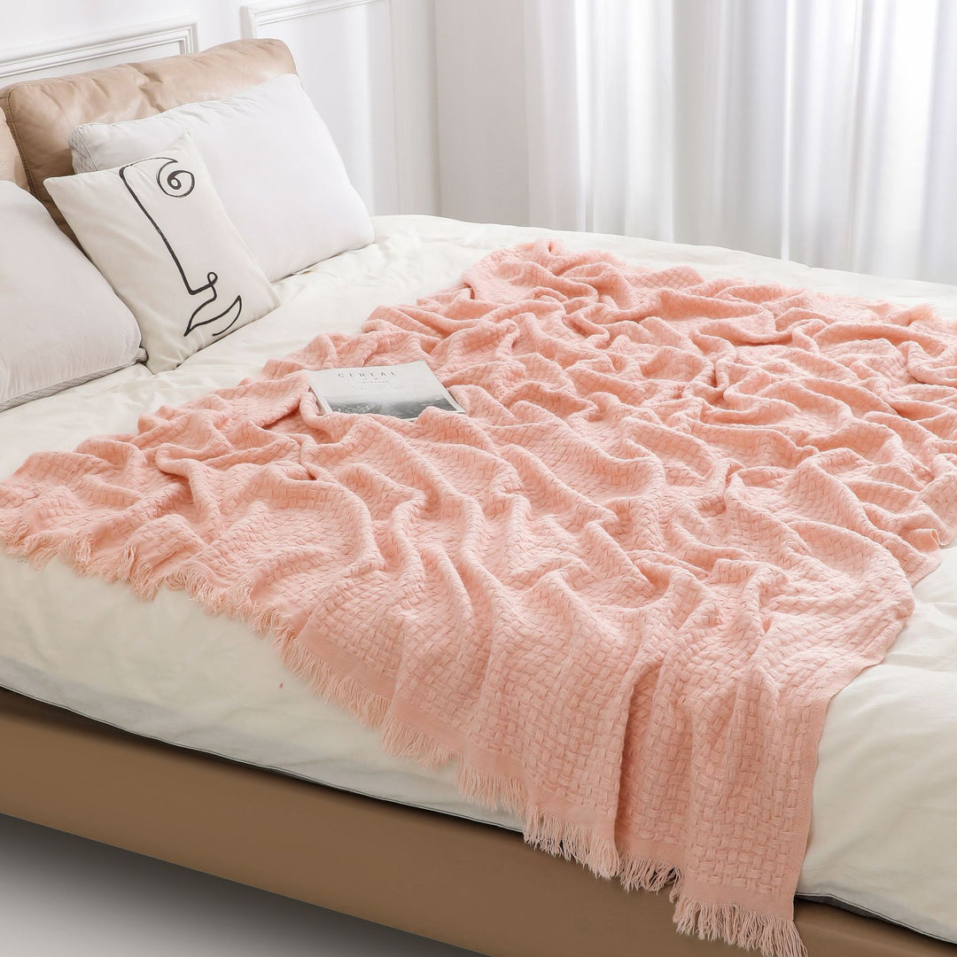 Women's soft and stylish fringed fleece blanket Bowlift