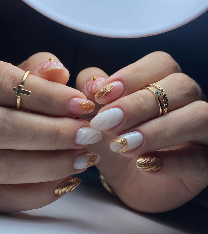 Artistic Gel Press-On Nail Set with Gold Leaf Accents Bowlift