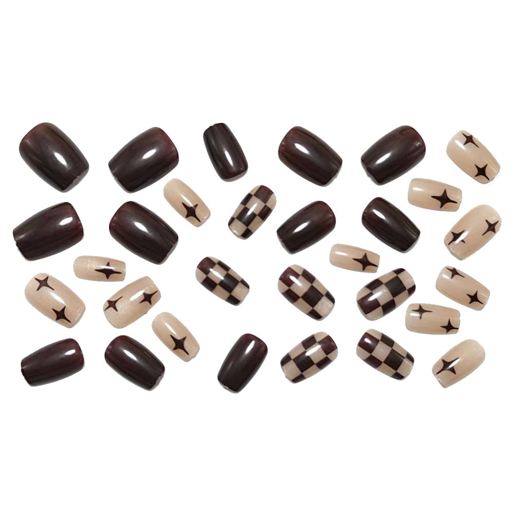 Artificial Nails in Elegant Checkered Pattern Bowlift