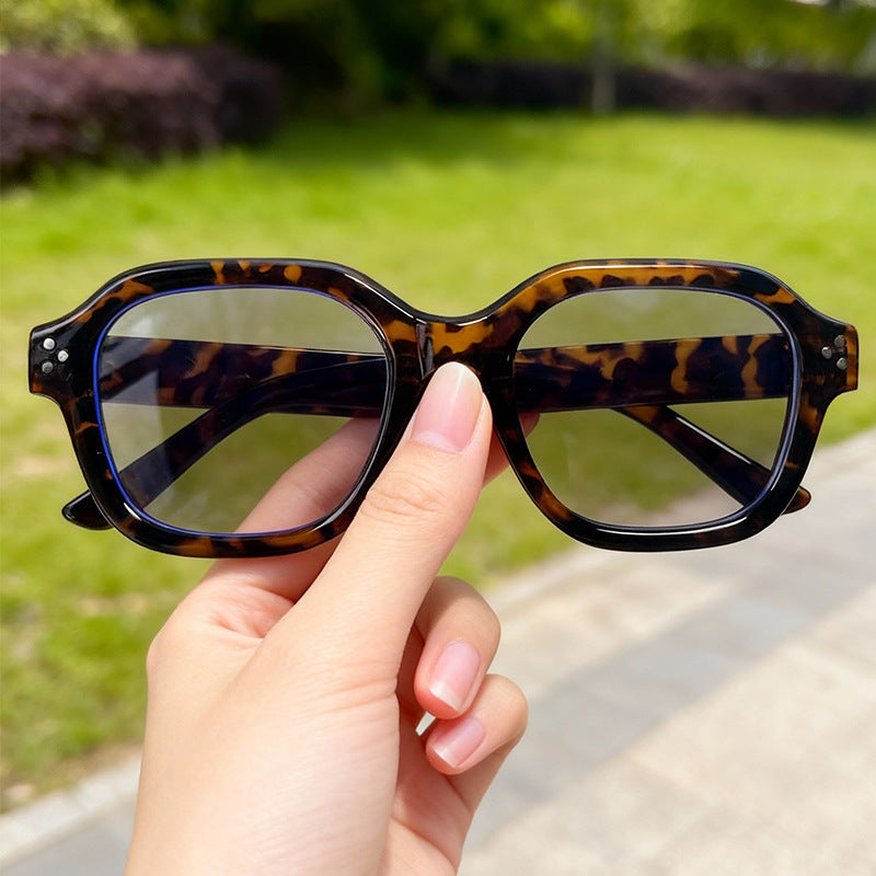 Elegant Oversized Square Frame Sunglasses Bowlift