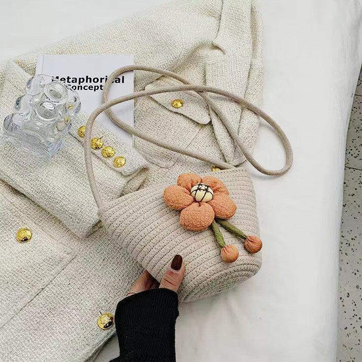 Handcrafted shoulder bag with flower applique Bowlift