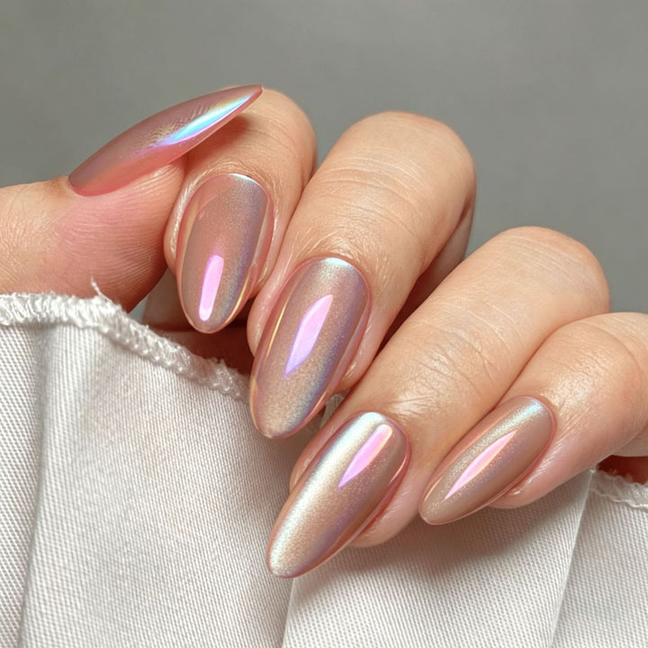 Glamorous Artificial Nails In Elegant Gloss Finish Bowlift