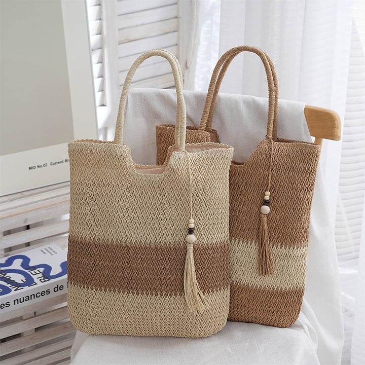 Stylish Handbag Made of Braided Material Bowlift