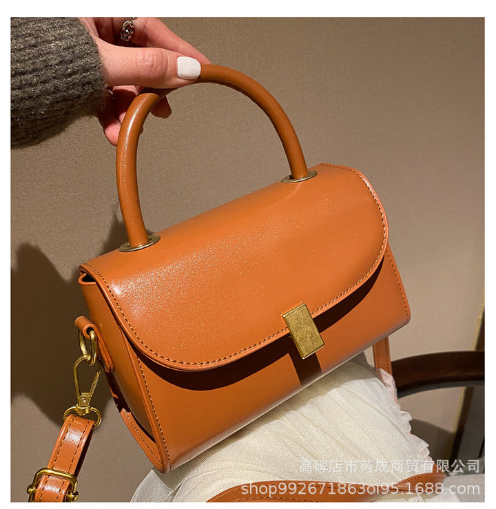 Sophisticated Structured Handbag Bowlift