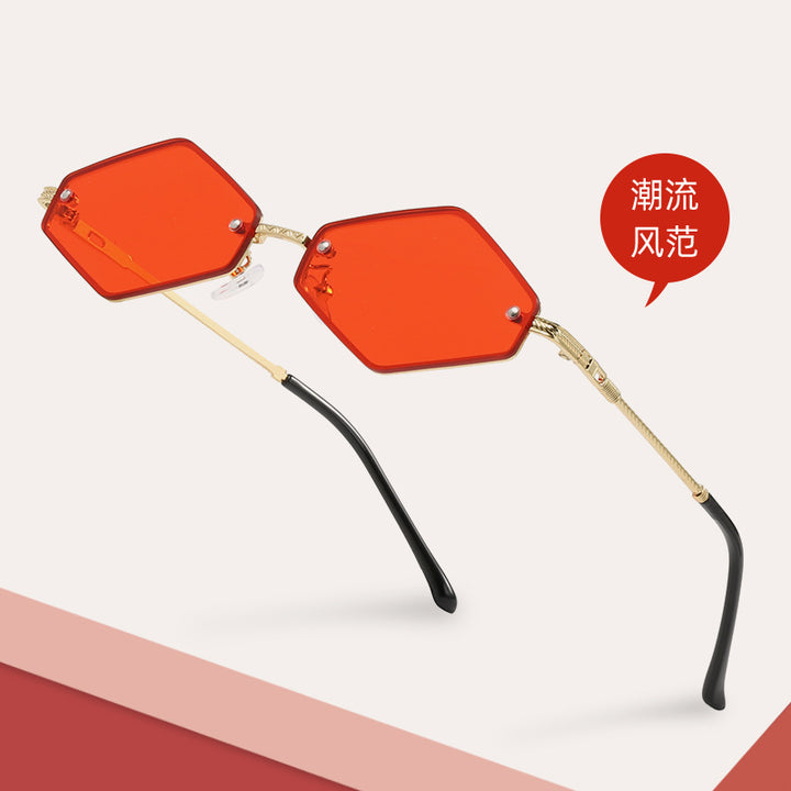Women's Heart-Shaped Sunglasses in Trendy Design Bowlift