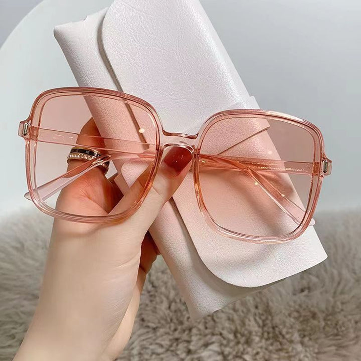 Women's square oversized sunglasses with integrated UV protection Bowlift