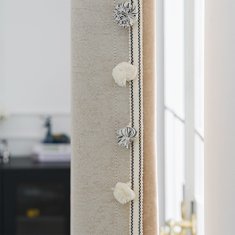 Decorative curtain trim with pompons Bowlift