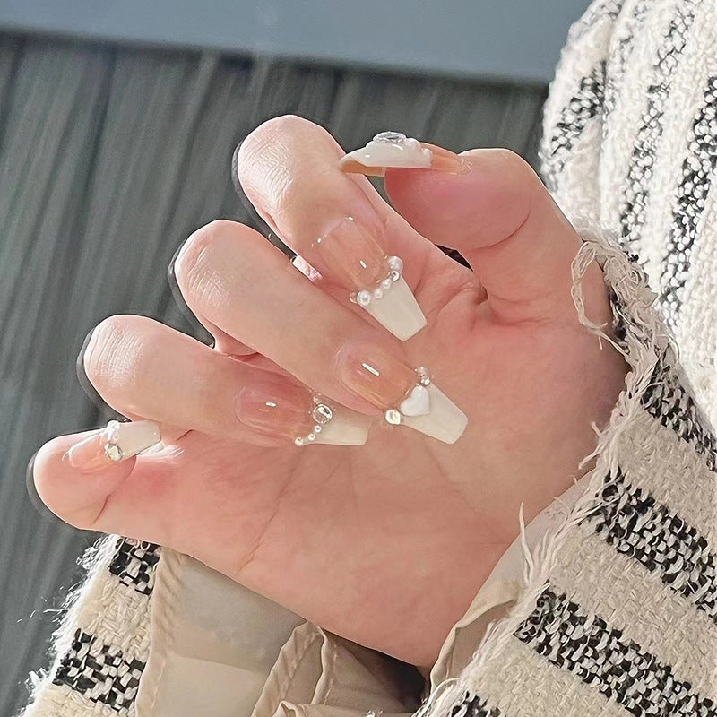 Artful nail extensions with 3D elements Bowlift
