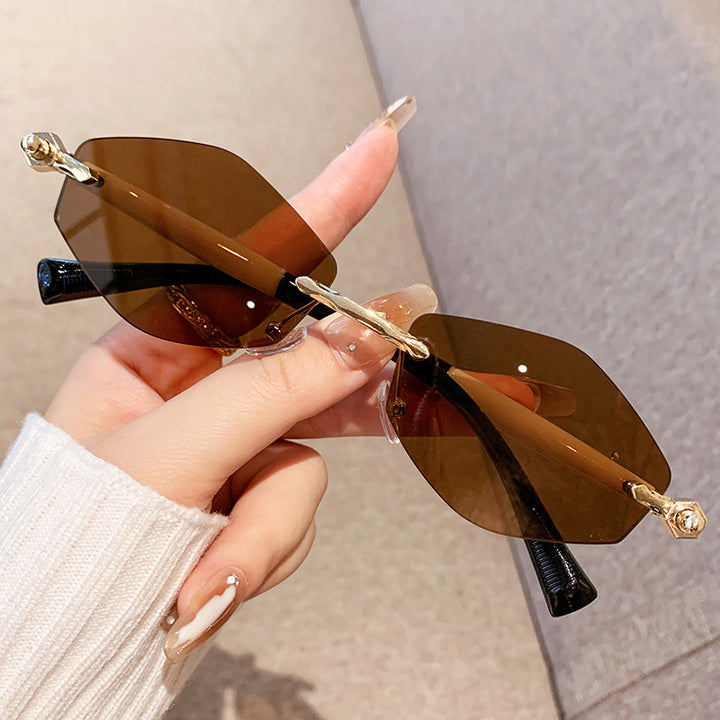 Women's futuristic sunglasses with oversized rectangular frame Bowlift