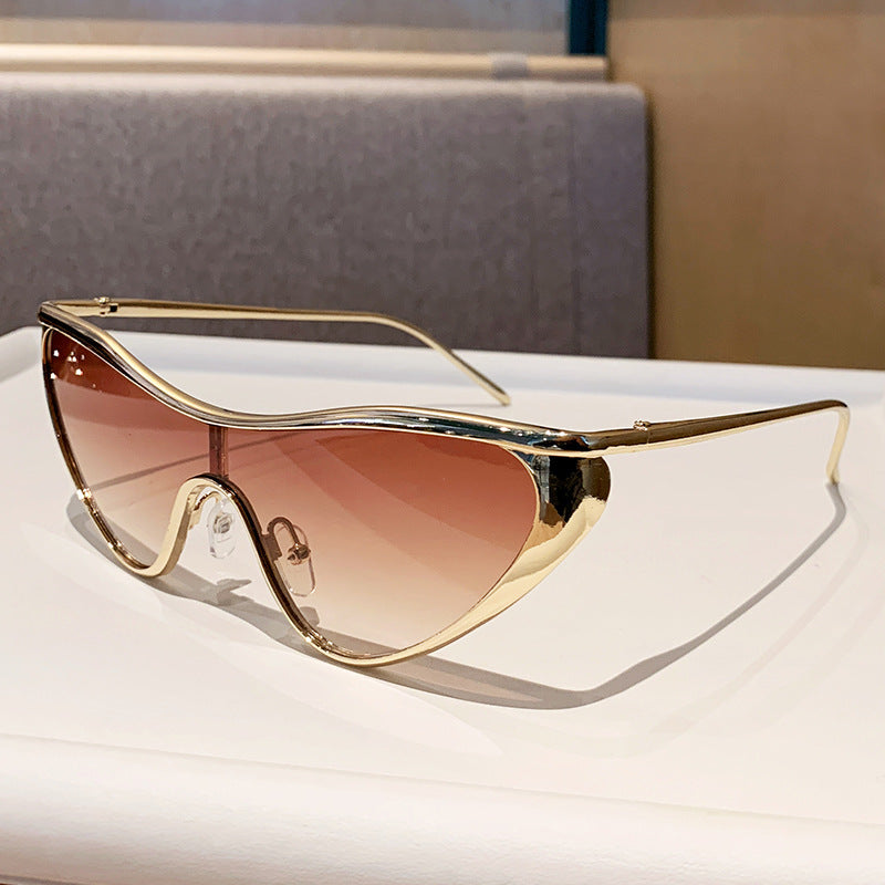 Women's futuristic oversized sunglasses with striking design Bowlift