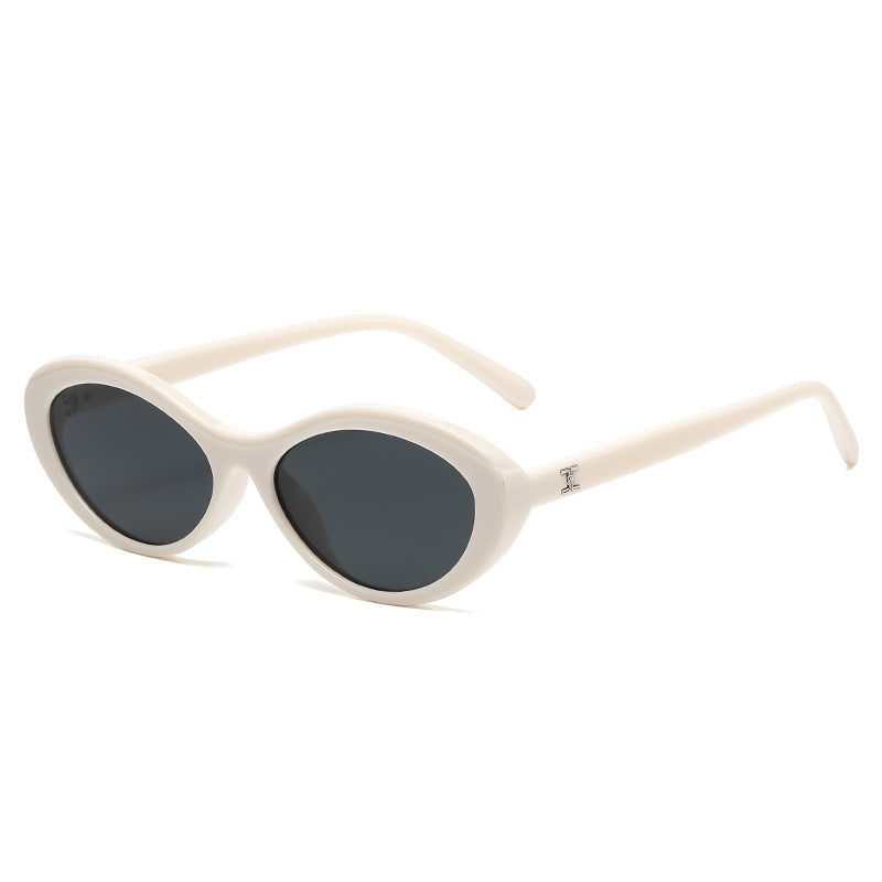 Ladies stylish sunglasses in oval design Bowlift