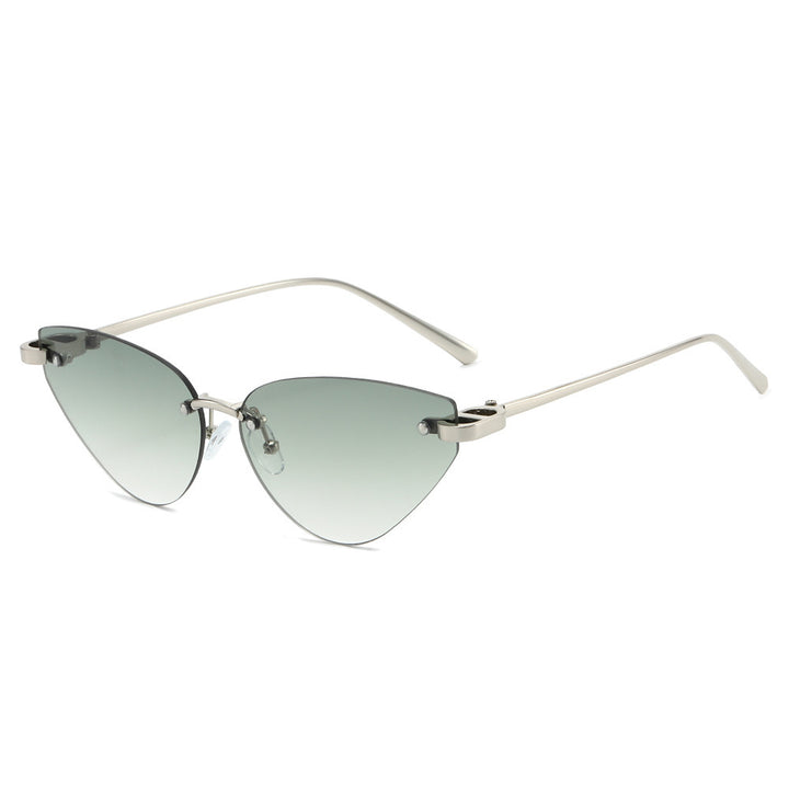 Fashion-Forward Cat-Eye Sunglasses Bowlift
