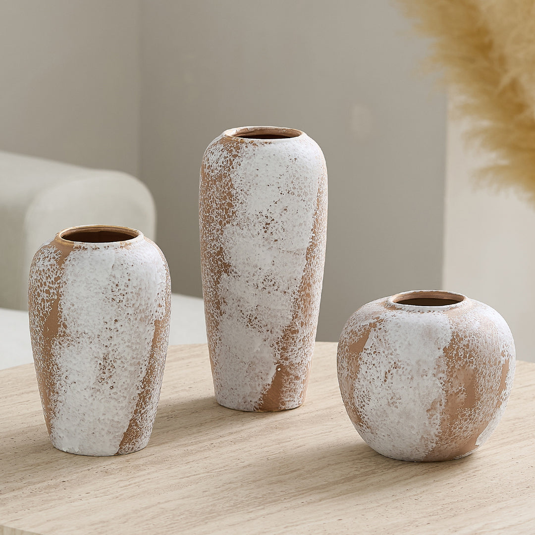 Elegant ceramic vase in Scandinavian style Bowlift