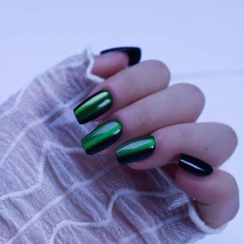 Artificial nails with shimmering metallic effect Bowlift