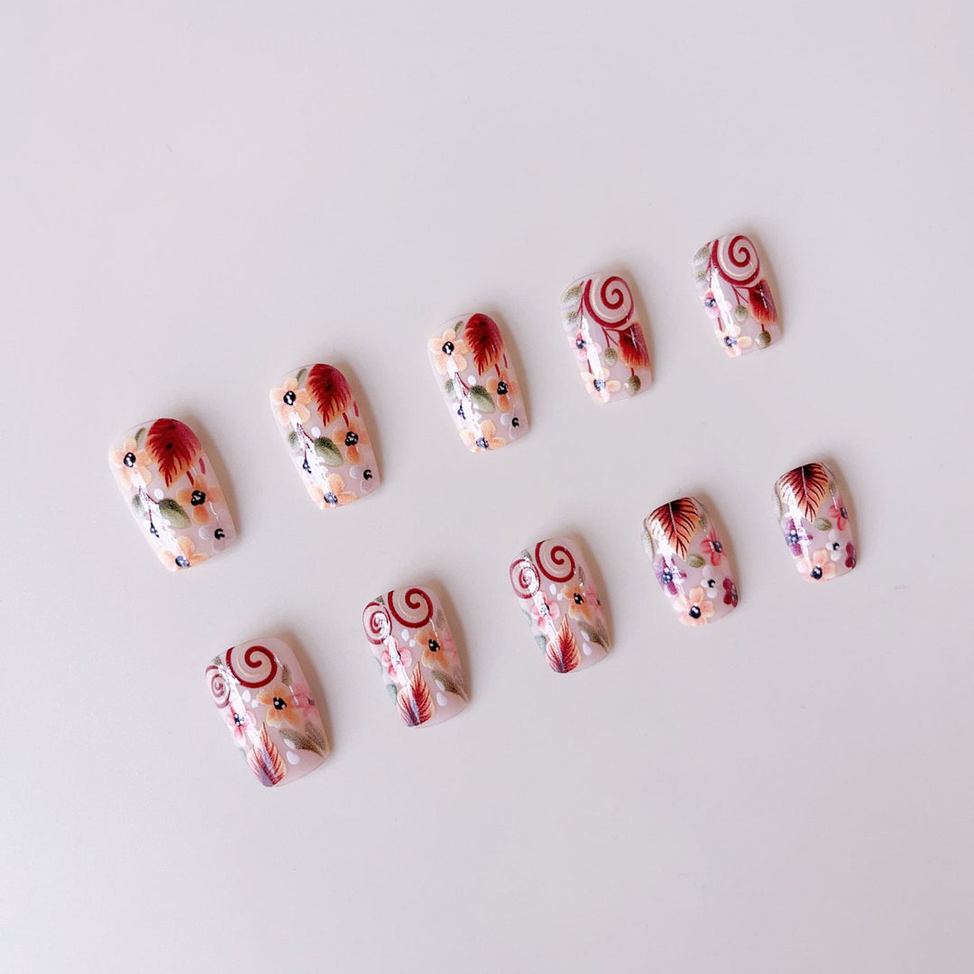 Artificial nail set with striking floral decorations Bowlift