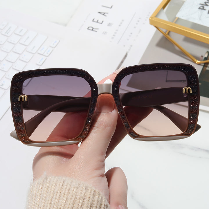 Ladies fashionable square sunglasses with shimmering frame Bowlift
