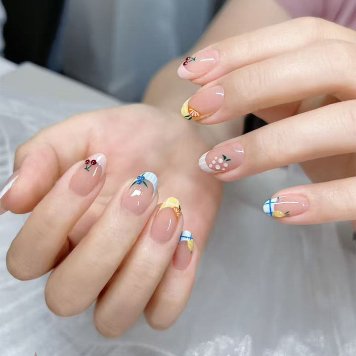 Creative Nail Art with Exotic Leaf Design Bowlift
