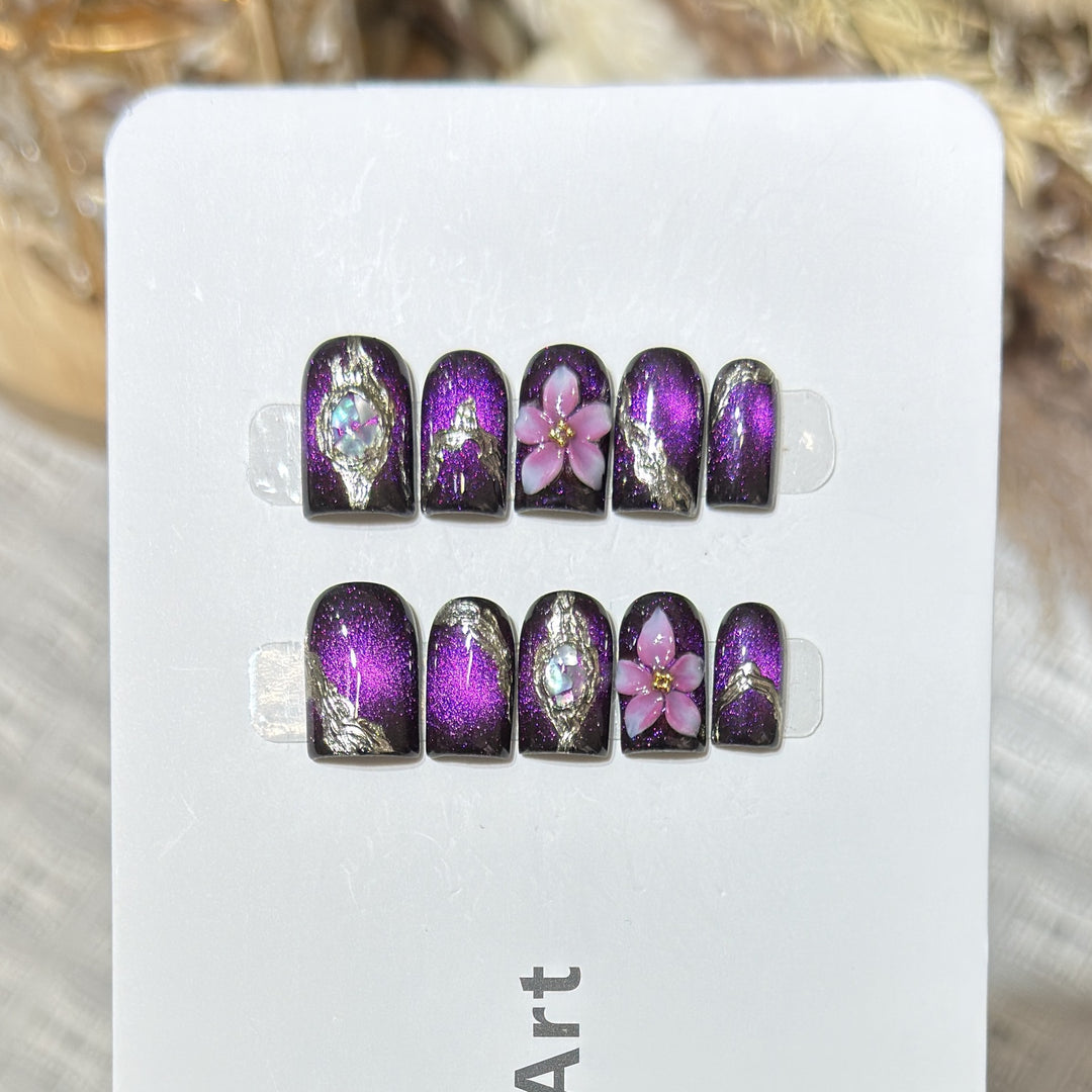 Elegant Floral Press-On Nail Set with Glitter Accents Bowlift