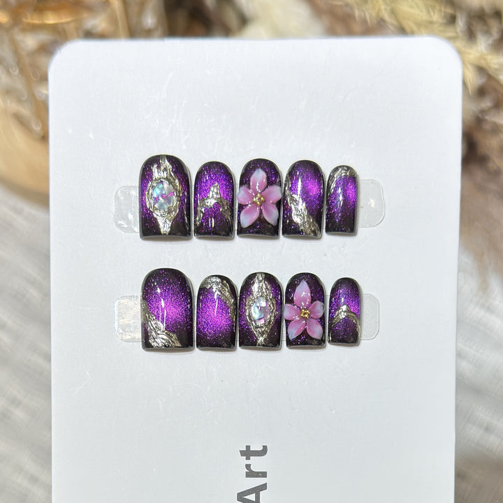 Elegant Floral Press-On Nail Set with Glitter Accents Bowlift