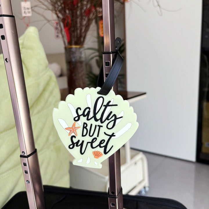 Shell-Shaped Luggage Tag Bowlift