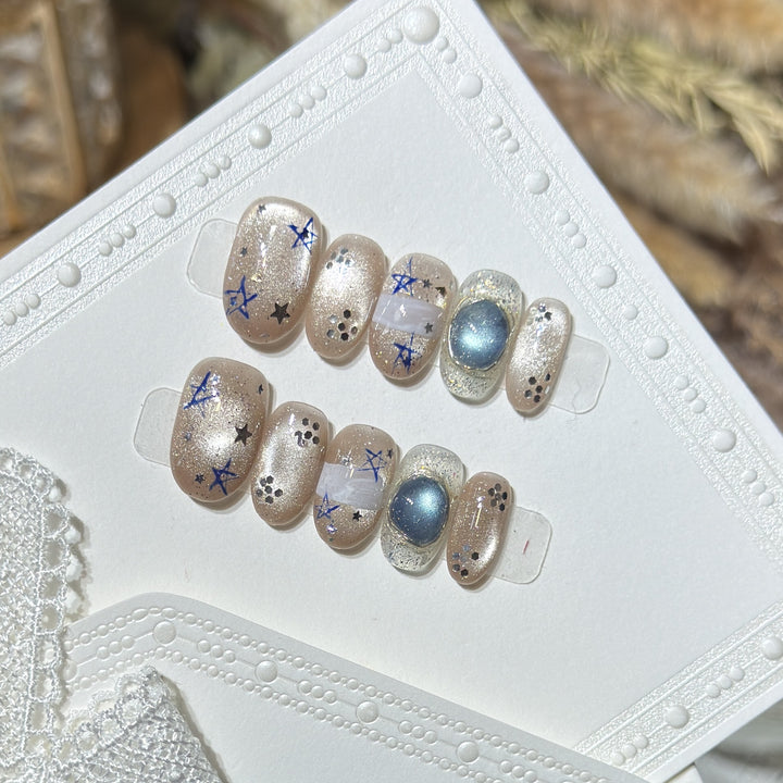 Celestial-Inspired Press-On Nail Set Bowlift