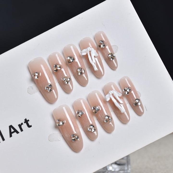 Decorative Rhinestone-Crafted Press-On Nail Extensions Bowlift