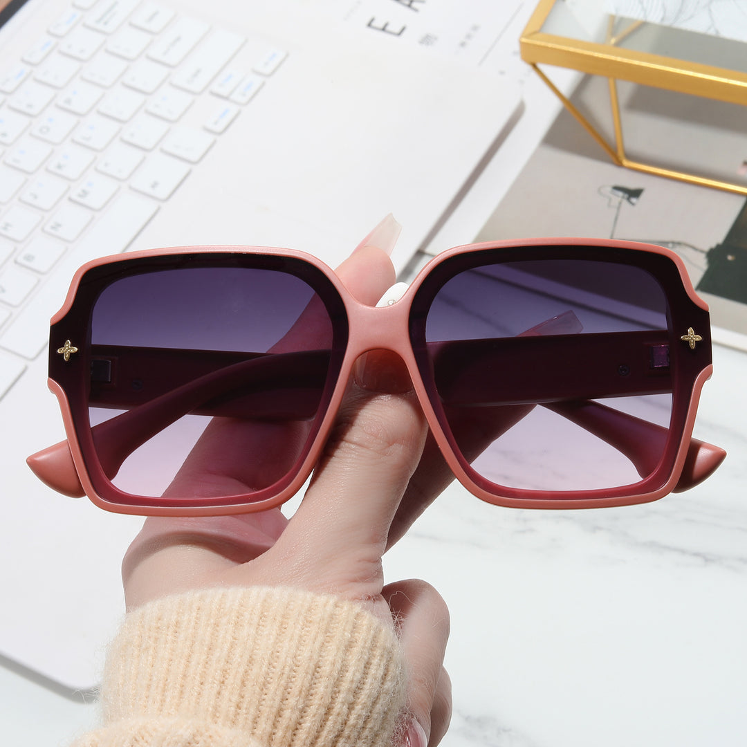 Ladies square oversized sunglasses with modern design Bowlift