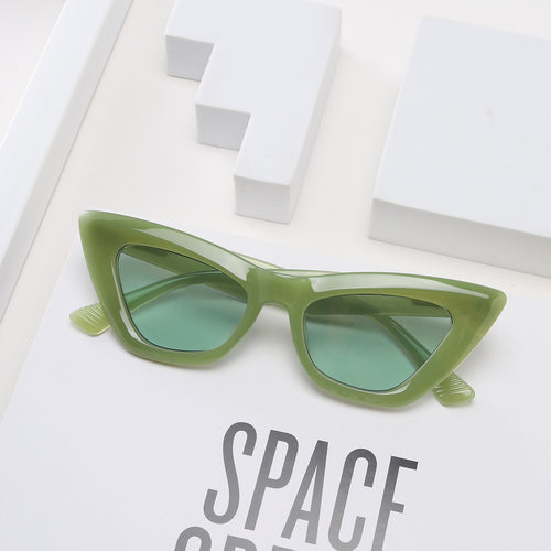 Ladies Cat-Eye Sunglasses with modern and elegant design Bowlift