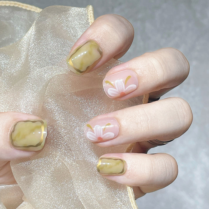 Artistic Floral Press-On Nail Set Bowlift