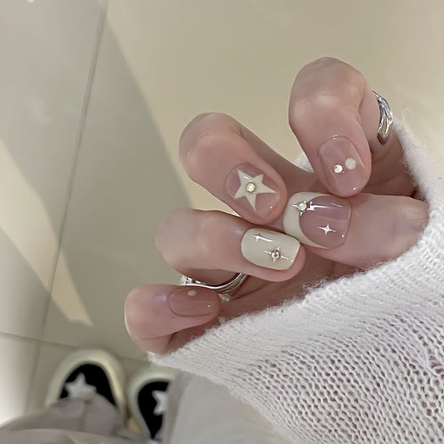Artificial nails with elegant glitter accents Bowlift