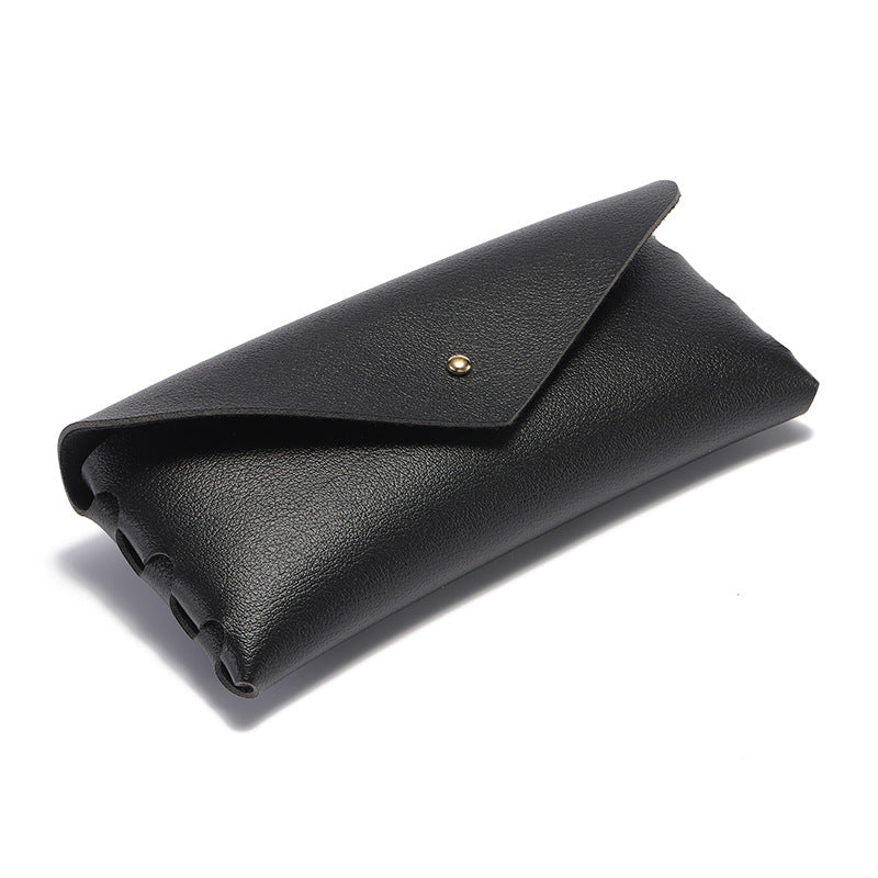 Elegant Phone Case in Minimalist Leather Design Bowlift
