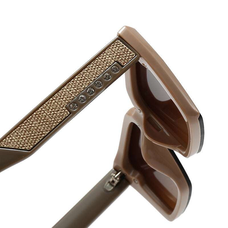Women's stylish sunglasses with sparkling accents Bowlift