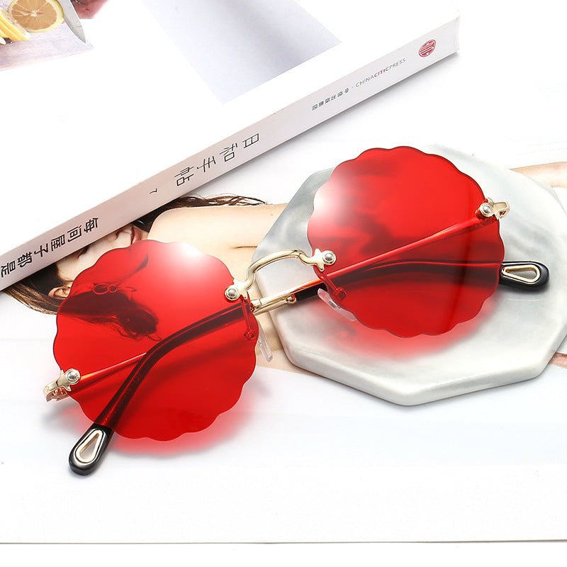 Women's Fashion Glasses with Playful Wave Frame Bowlift